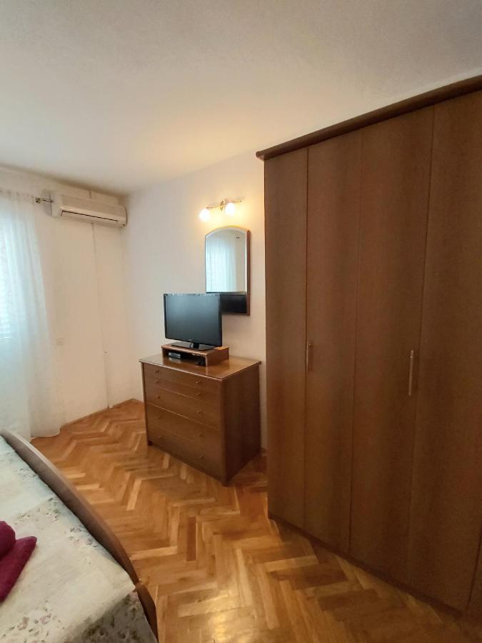 Apartments Marija Brela Bagian luar foto