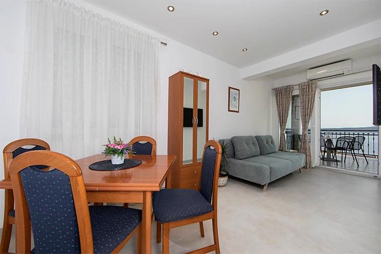 Apartments Marija Brela Bagian luar foto