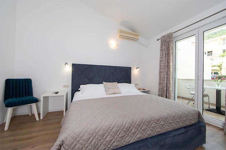 Apartments Marija Brela Bagian luar foto