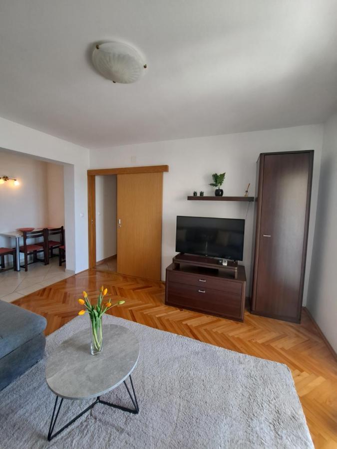 Apartments Marija Brela Bagian luar foto